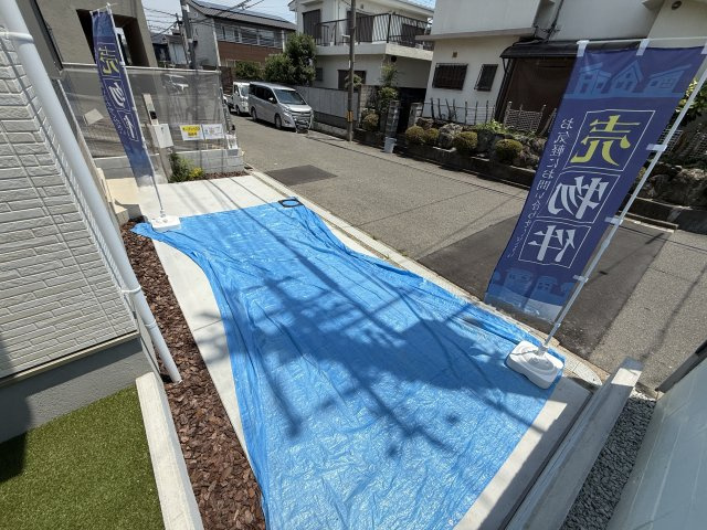 堺市東区高松　新築一戸建ての駐車場