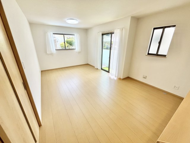 堺市東区高松　新築一戸建ての居間・リビング