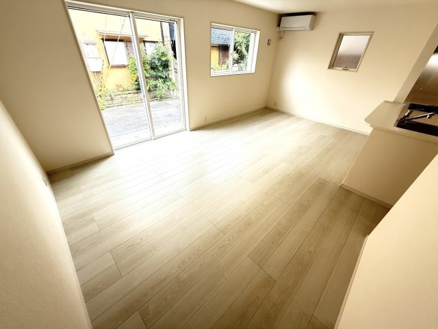 北野田　新築一戸建の居間・リビング