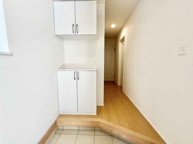 南野田　新築分譲住宅　全２区画の玄関