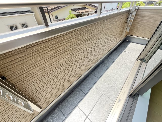 南野田　新築分譲住宅　全２区画のバルコニー