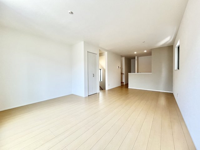 南野田　新築分譲住宅　全２区画の居間・リビング