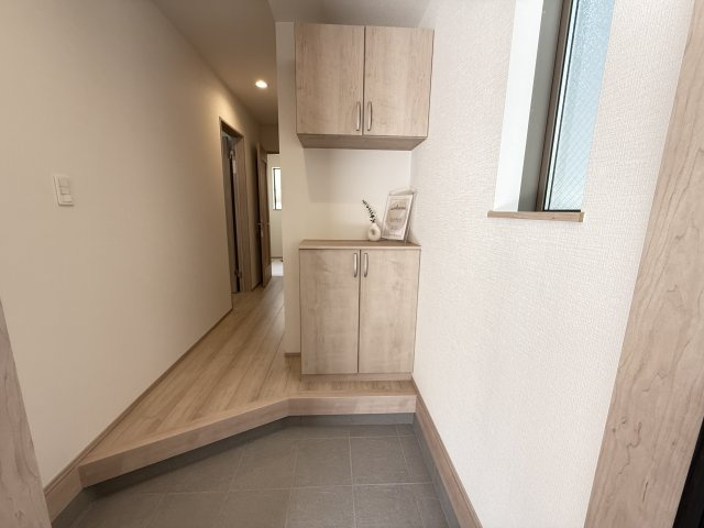 南野田　新築分譲住宅　全２区画の玄関