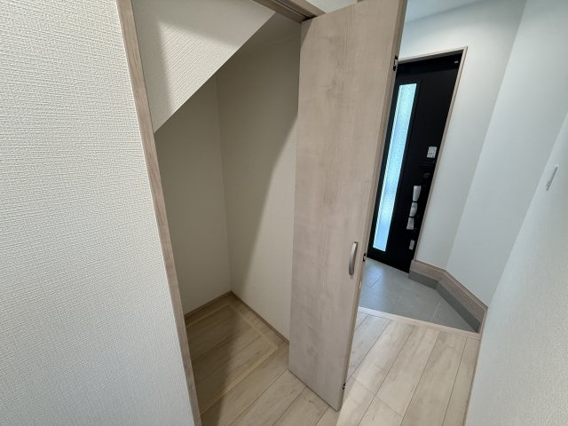 南野田　新築分譲住宅　全２区画の玄関