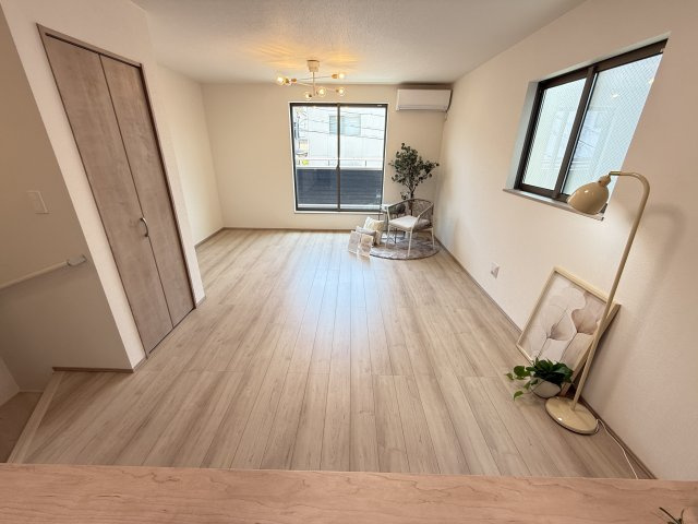 南野田　新築分譲住宅　全２区画の居間・リビング