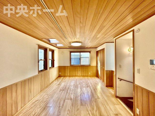 葛飾区堀切4丁目中古住宅の居間・リビング|リビングダイニング