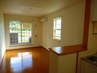 アンソレイエ　ヴィラ　Ⅰの居間・リビング|ゆったりとしたリビングです