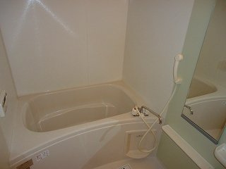 アンソレイエ　ヴィラ　Ⅰの浴室|お風呂で日々の疲れを落としましょう