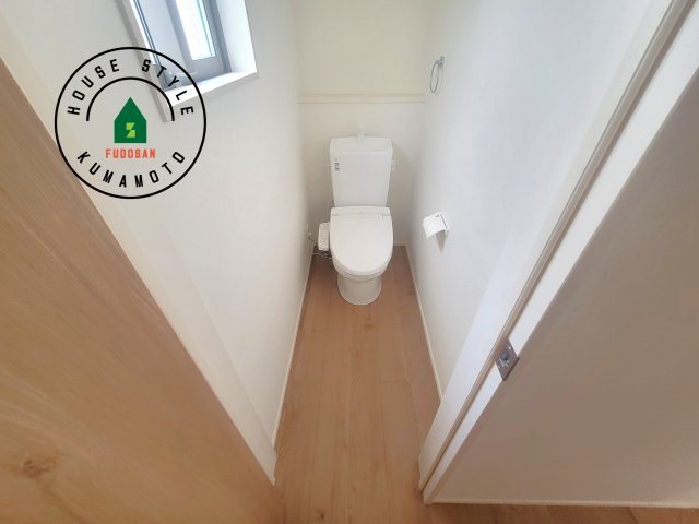 熊本市中央区琴平1丁目第1-4棟（3号棟）　のトイレ|温水洗浄便座を完備しております。2ヶ所にトイレがあるのは朝の慌ただしい時間も安心です。