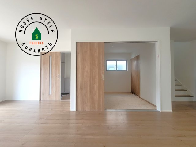 熊本市中央区琴平1丁目第1-4棟（3号棟）　の居間・リビング|多くの時間を過すことになるリビングだからこそ、いつも穏やかな空間・解放感が味わえ毎日が充実します。