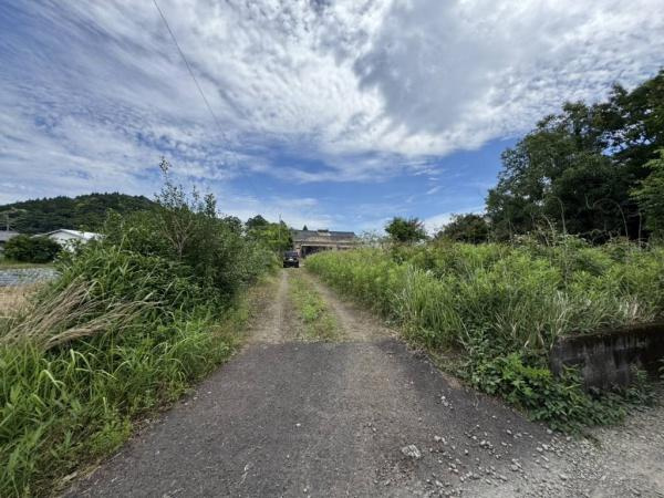 都城市高崎町　土地の前面道路含む現地写真