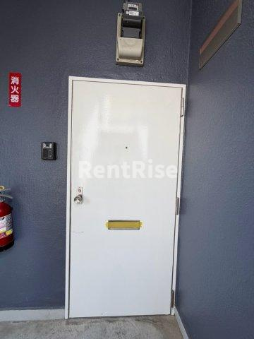 マンション吹上の玄関