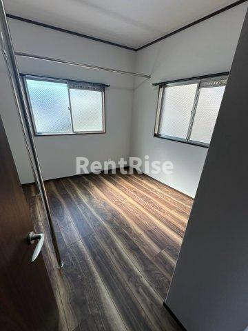 マンション吹上の洋室