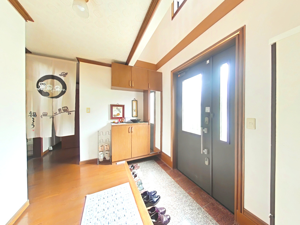 久米戸建ての玄関|・玄関
収納力もある開放的な玄関スペースです！
