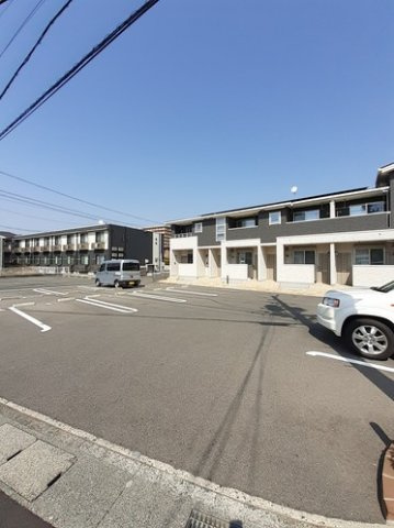 プリムローズ　光の駐車場