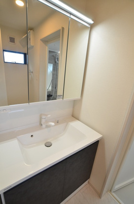 【独立洗面台】 | 綾瀬市寺尾中4丁目 新築戸建て 全1棟【仲介手数料無料】