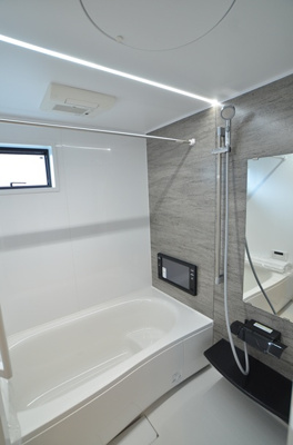 【浴室】 | 綾瀬市寺尾中4丁目 新築戸建て 全1棟【仲介手数料無料】