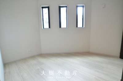 【洋室】 | 綾瀬市寺尾中4丁目 新築戸建て 全1棟【仲介手数料無料】 | 1階　洋室1（4.07帖）