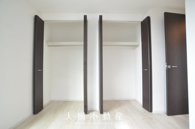 【洋室】 | 綾瀬市寺尾中4丁目 新築戸建て 全1棟【仲介手数料無料】 | 3階　洋室2（6.17帖）クローゼット