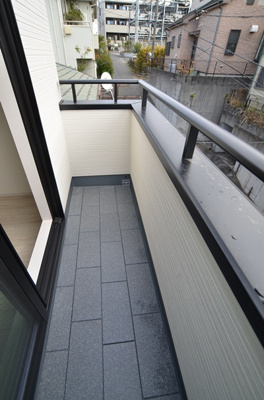【バルコニー】 | 綾瀬市寺尾中4丁目 新築戸建て 全1棟【仲介手数料無料】