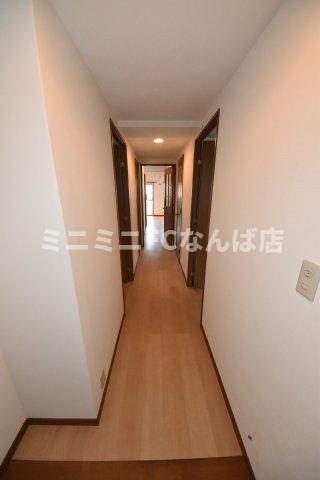 大阪市西区江戸堀３丁目の賃貸マンションの玄関
