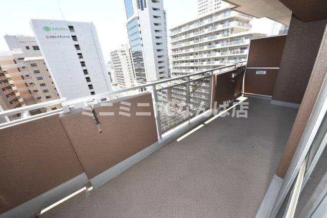 大阪市西区江戸堀３丁目の賃貸マンションのバルコニー