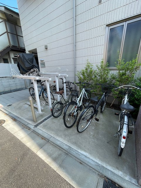 コンフォートハウスのその他共用部分|自転車置き場