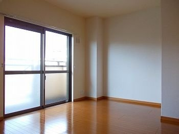 【バルコニー】 | セイント・ヨシ | 外からの目が気にならないバルコニーで洗濯物が干せます