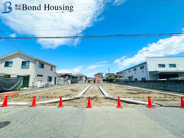 「西新町駅徒歩7分」「建築条件無」 硯町全8棟F号地の外観