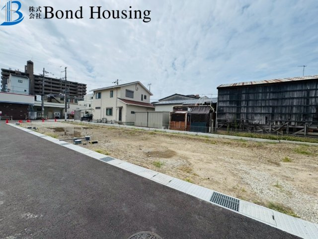 「西新町駅徒歩7分」「スーパースグ」 硯町全8棟B号地の外観