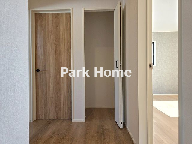 香美市土佐山田町宝町4丁目-2期5棟1-新築戸建ての収納|２F:ホール内収納