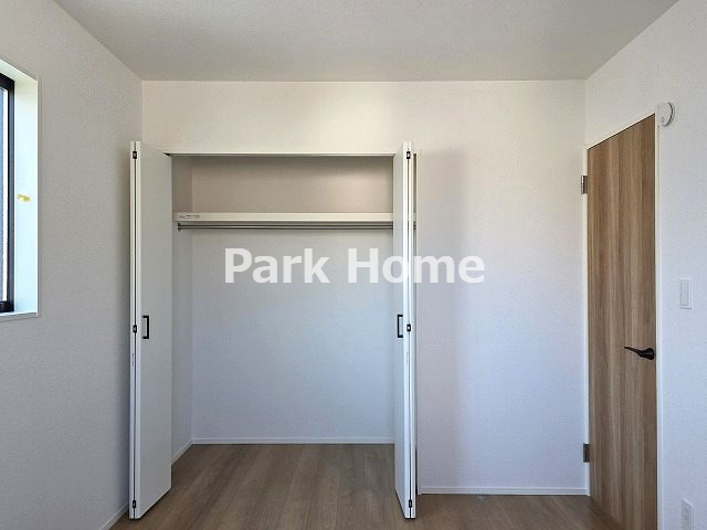 香美市土佐山田町宝町4丁目-2期5棟1-新築戸建ての収納|２F:6洋室クローゼット