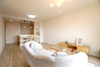 【居間・リビング】 |  【ハイブランドリノベ】ローレルコート古江 | 室内（2025年8月25日8：00頃）撮影