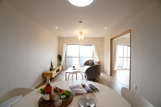 【居間・リビング】 |  【ハイブランドリノベ】ローレルコート古江 | 室内（2025年8月25日8：00頃）撮影