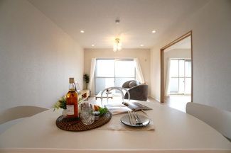 【居間・リビング】 |  【ハイブランドリノベ】ローレルコート古江 | 室内（2025年8月25日8：00頃）撮影