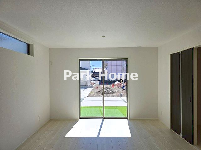 香美市土佐山田町宝町4丁目-2期5棟2-新築戸建ての居間・リビング|１F:16LDK