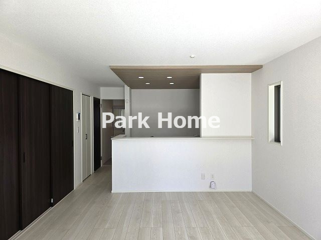 香美市土佐山田町宝町4丁目-2期5棟2-新築戸建ての居間・リビング