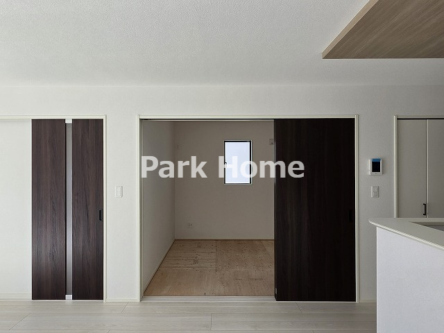 香美市土佐山田町宝町4丁目-2期5棟2-新築戸建ての居間・リビング