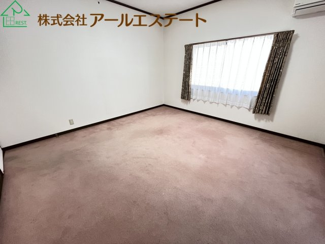 高砂市阿弥陀町南池　　中古戸建の洋室