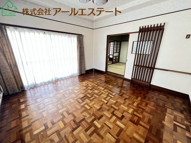 高砂市阿弥陀町南池　　中古戸建の居間・リビング