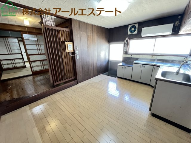 高砂市阿弥陀町南池　　中古戸建の居間・リビング