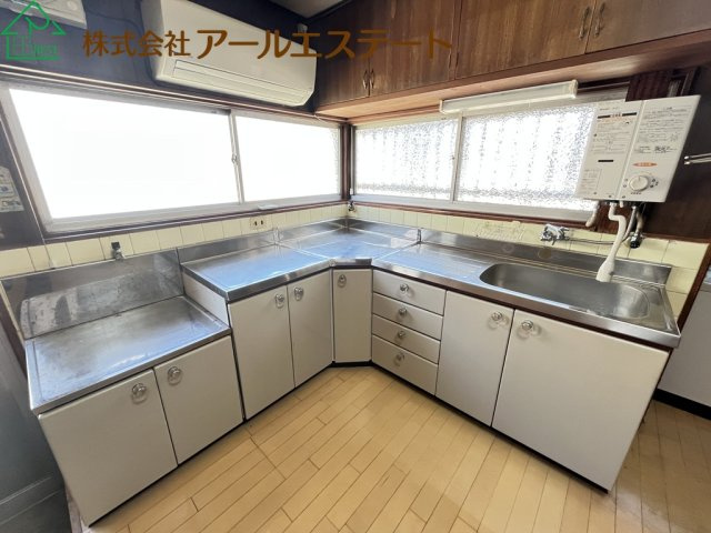 高砂市阿弥陀町南池　　中古戸建のキッチン