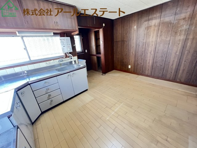 高砂市阿弥陀町南池　　中古戸建のキッチン