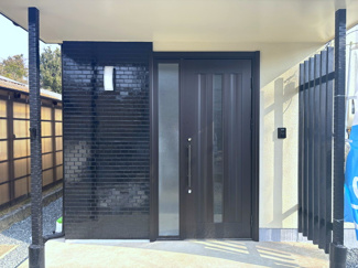 【玄関】 | 【リフォーム住宅】中古一戸建　里庄町新庄A　3LDK | 玄関外