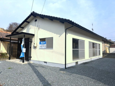 【外観】 | 【リフォーム住宅】中古一戸建　里庄町新庄A　3LDK | 建物外観。コンパクトな生活が送れる平屋の中古住宅