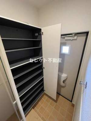 【玄関】 | ピュアハイツ・翠Ａ | 【ピュアハイツ・翠Ａ】きれいな玄関です