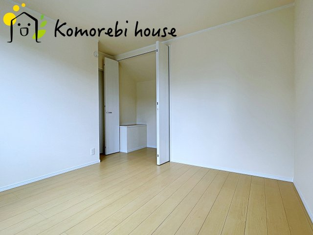 中分1丁目27番　新築一戸建て　ハートフルタウン　Aの子供部屋|高さのある収納付き♪
突っ張りやカラーボックスでスッキリ片づけ上手♪