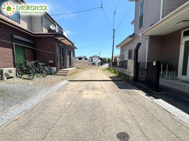 熊谷市石原　第10　新築一戸建て　リーブルガーデン　01の前面道路含む現地写真
