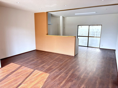 【居間・リビング】 | 【リフォーム住宅】中古一戸建　里庄町新庄B　3LDK | LDKスペース