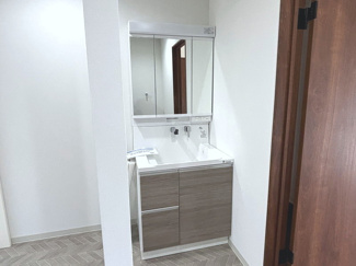  | 【リフォーム住宅】中古一戸建　里庄町新庄B　3LDK | 1坪より少し広めのバスルーム。追い焚き機能、自動給湯など簡単な操作で快適なお風呂時間を実現できます。